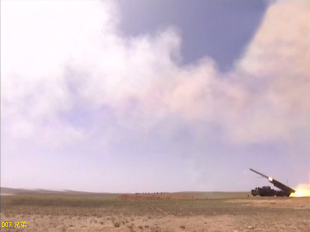 突破第一岛链的尖刀!中国东风10导弹发射细节