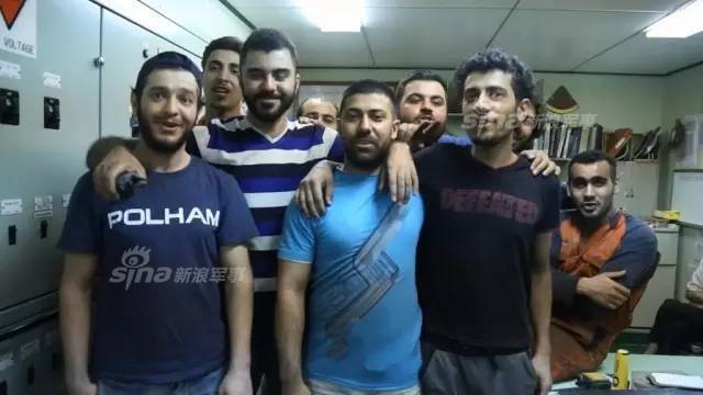 大国风范！中国护航编队在亚丁湾营救被劫船只