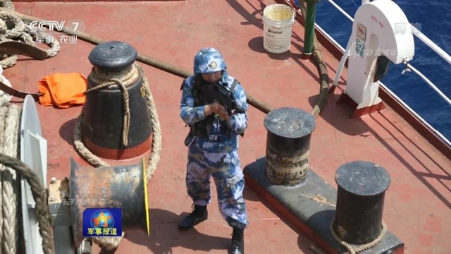 大国风范！中国护航编队在亚丁湾营救被劫船只