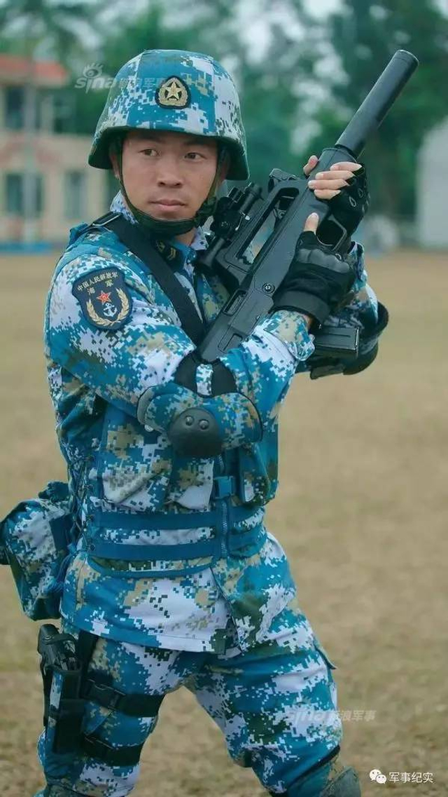 解放军海军陆战队兵王争霸！特种作战不逊美军