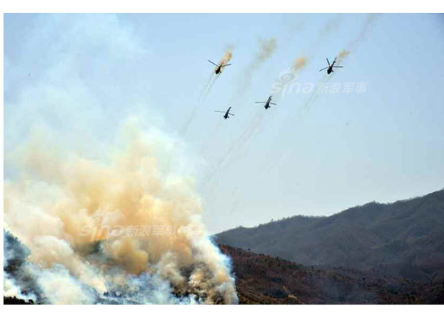 穿韩军服拿AK！金正恩视察朝特种部队斩首行动