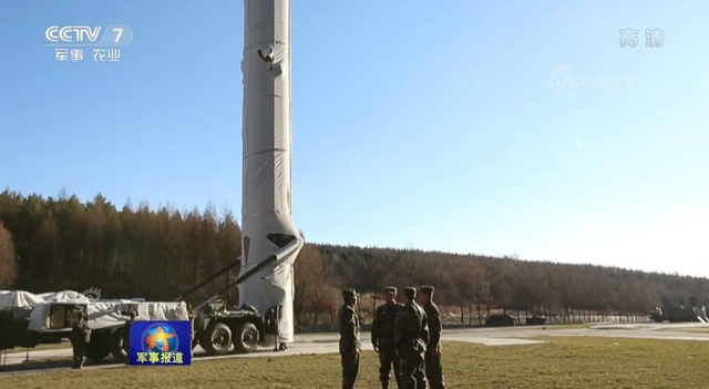 解放军火箭军基地里的杀器！东风21和31真霸气