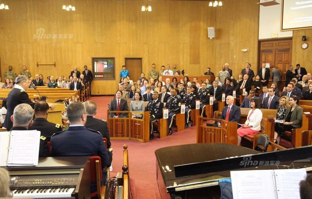 美国副总统抵达38线：警告朝鲜不用试探特朗普