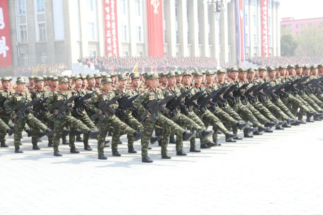 007电影神奇预言!朝鲜新型步枪已在荧幕现身
