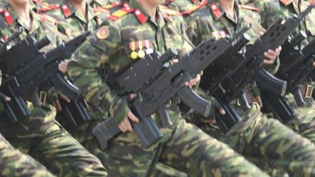 007电影神奇预言!朝鲜新型步枪已在荧幕现身