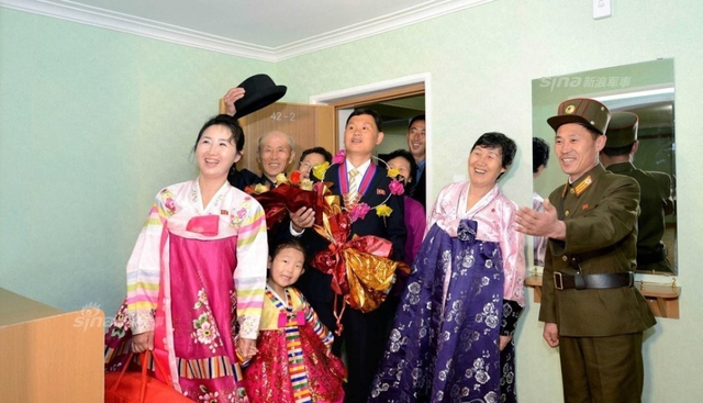 居民入住朝鲜平壤CBD高端免费社区：感动落泪