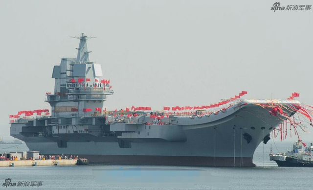 国产航母与辽宁号正面对比：舰岛大变样更帅气