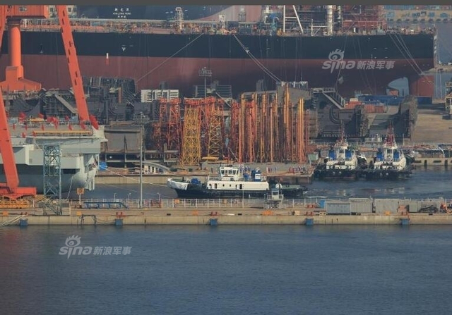 心情澎湃！中国首艘国产航母今日举行下水仪式