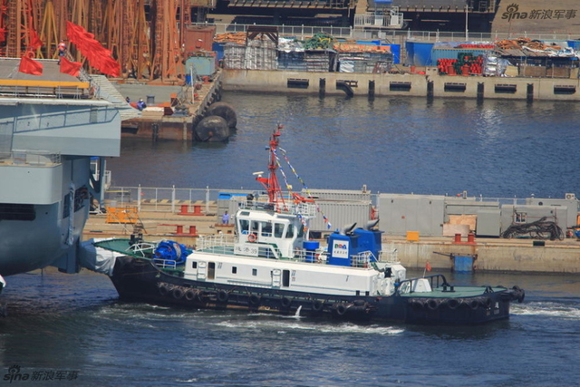 震撼高清大图！看中国首艘国产航母的下水盛况