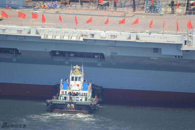 震撼高清大图！看中国首艘国产航母的下水盛况