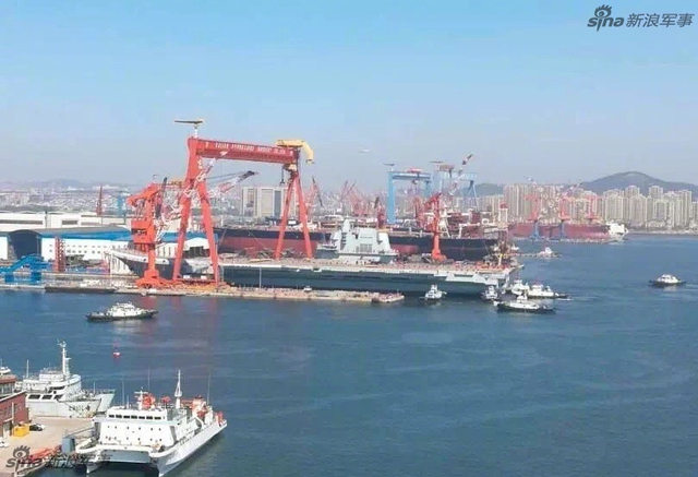 震撼高清大图！看中国首艘国产航母的下水盛况