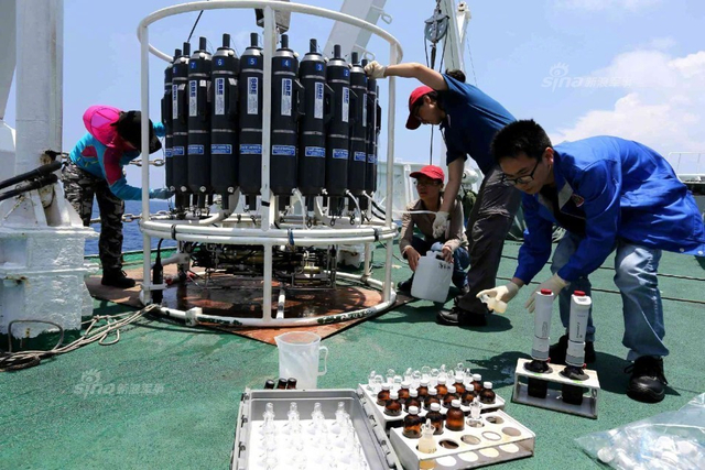 探查每一寸领土！中国蛟龙号深潜器抵南海作业