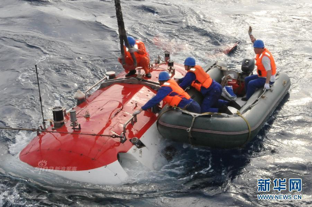 探查每一寸领土！中国蛟龙号深潜器抵南海作业