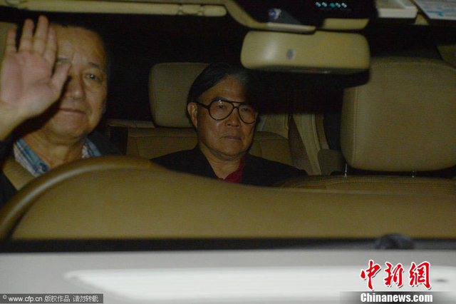 霍震霆现身霍宅