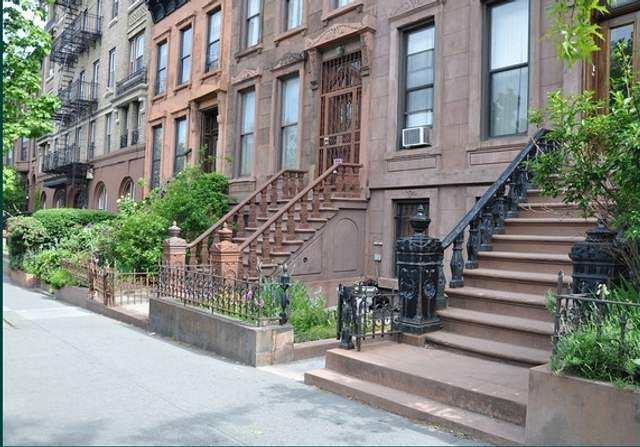 5.赤褐色砂石建筑