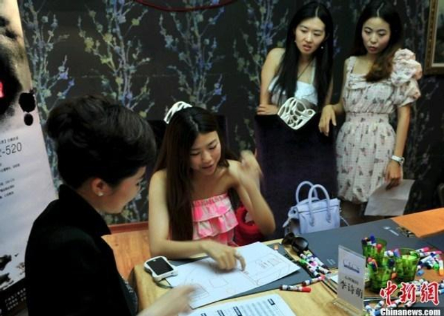 富豪相亲会成财色交易小三专场