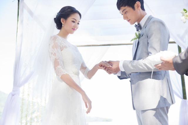 中信证券资本市场部高管迎娶世界名模张梓琳