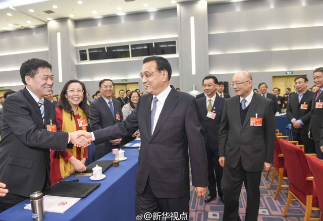 李克强参加政协农业经济界别讨论