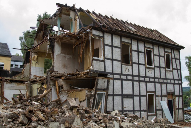 老龄化致废弃“鬼屋”遍布日本