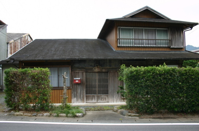 老龄化致废弃“鬼屋”遍布日本