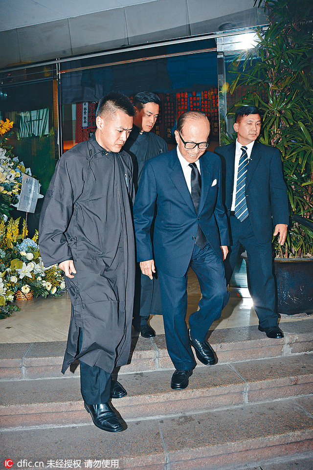 看完马云王健林的保镖再看李嘉诚的 不能比！ 