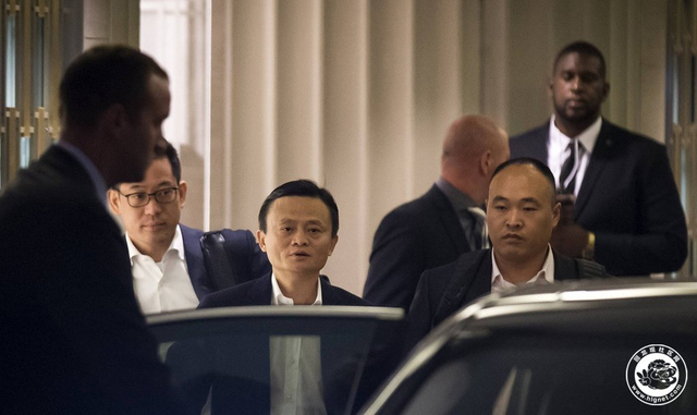 看完马云王健林的保镖再看李嘉诚的 不能比！ 