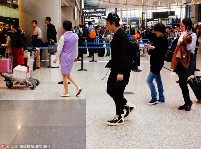 看完马云王健林的保镖再看李嘉诚的 不能比！ 