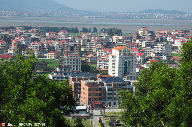 莆田系起源地东庄镇 民营医疗广告随处可见