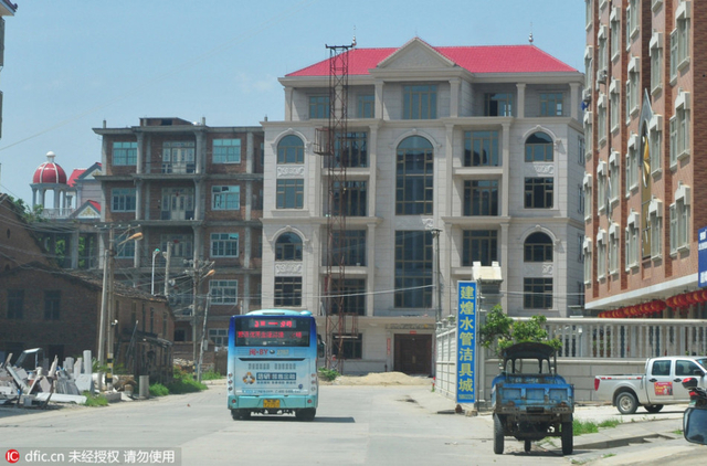 莆田系起源地东庄镇 民营医疗广告随处可见