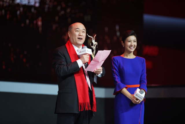 10大经济年度人物_...当选 2016十大经济年度人物