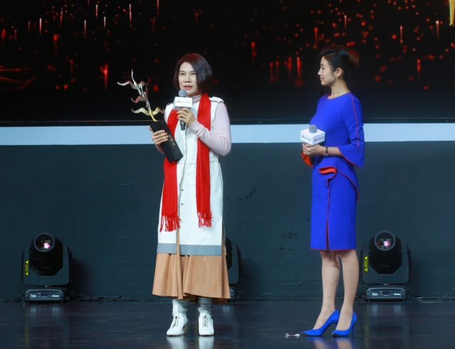 十大经济年度人物董明珠获奖图集