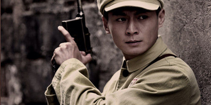 新浪娱乐讯 由李森导演,刘冠翔,郭京文,姚安镰等演绎的电视剧《追剿》