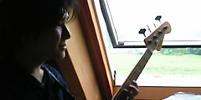 评论:日本蓝民谣独立歌手 雄一的岛国音乐气质