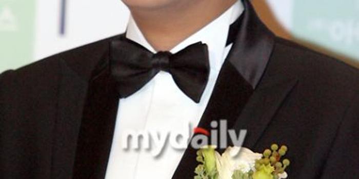 柳时元结婚仨月当老爸 妻子赵秀仁平安产女