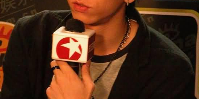 图文:我型我秀选手做客新浪--俞思远侃侃而谈