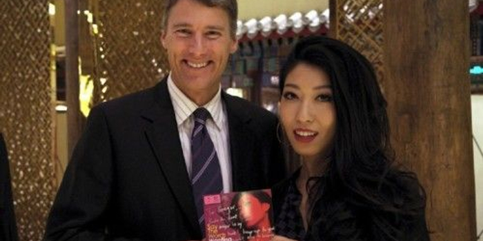 曲婉婷被曝海外喜结良缘其母被免职 手机新浪网