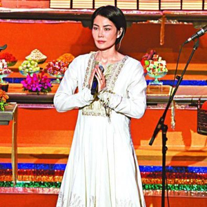 传王菲离婚后每日念经将飞印度见法王_手机新浪网