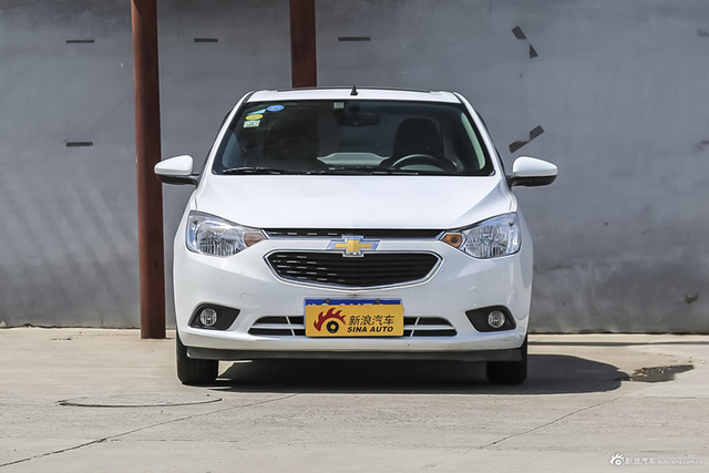 2015款赛欧3 1.5L手动理想版（天窗）