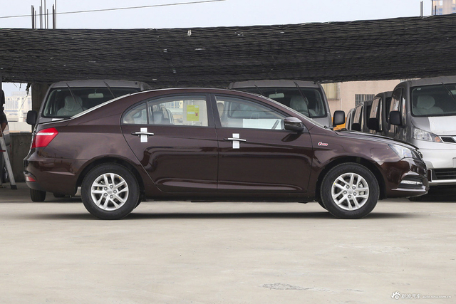 2017款吉利帝豪1.5L自动三厢百万款豪华型