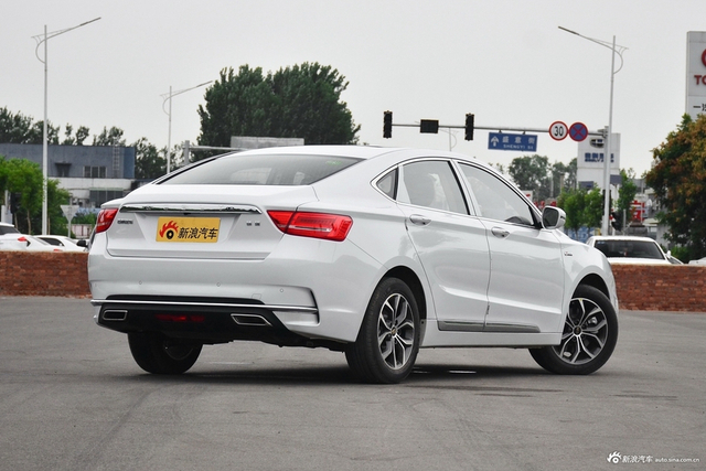 2017款吉利博瑞1.8T自动尊贵型