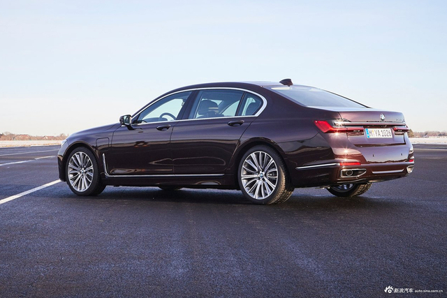 宝马745Le官图发布 将搭载直列6缸发动机