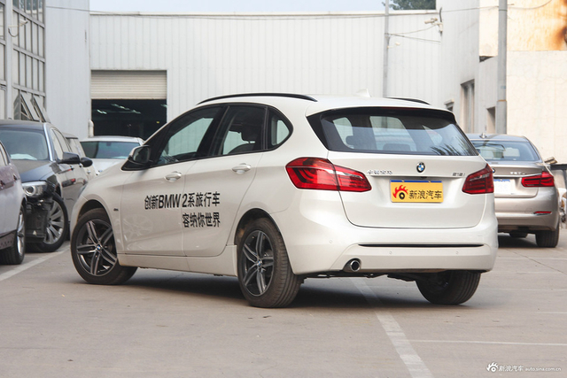 2016款宝马2系旅行车218i 1.5T自动运动设计套装 