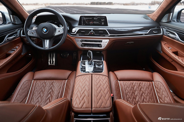 宝马745Le官图发布 将搭载直列6缸发动机