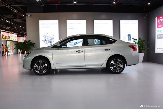 实拍|日产轩逸纯电动版 续航338km45分钟充80%