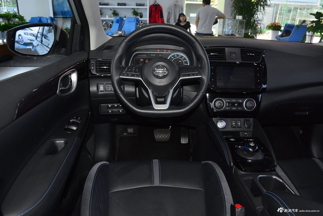 实拍|日产轩逸纯电动版 续航338km45分钟充80%