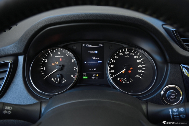2019款奇骏内饰