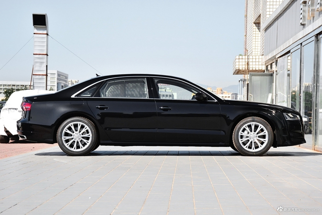 2017款奥迪A8L 45 TFSI quattro领先精英版