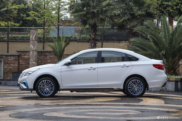 实拍|全新风行S50EV 13万内续航超410km