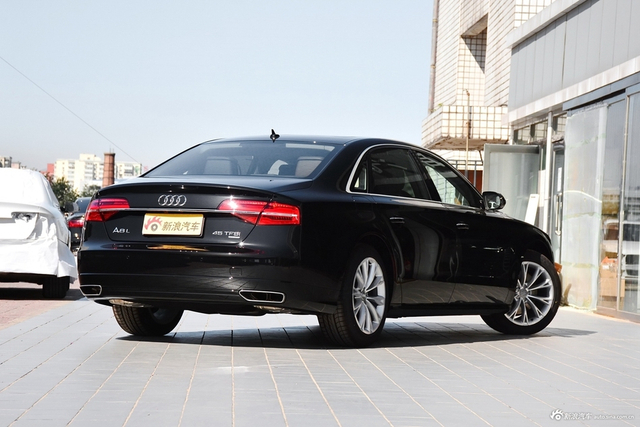 2017款奥迪A8L 45 TFSI quattro领先精英版