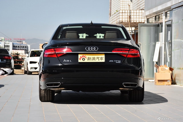 2017款奥迪A8L 45 TFSI quattro领先精英版